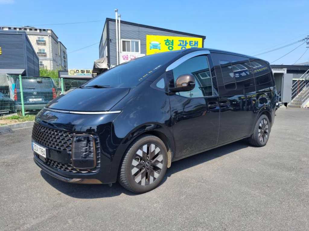 HYUNDAI Staria - Vista 2
