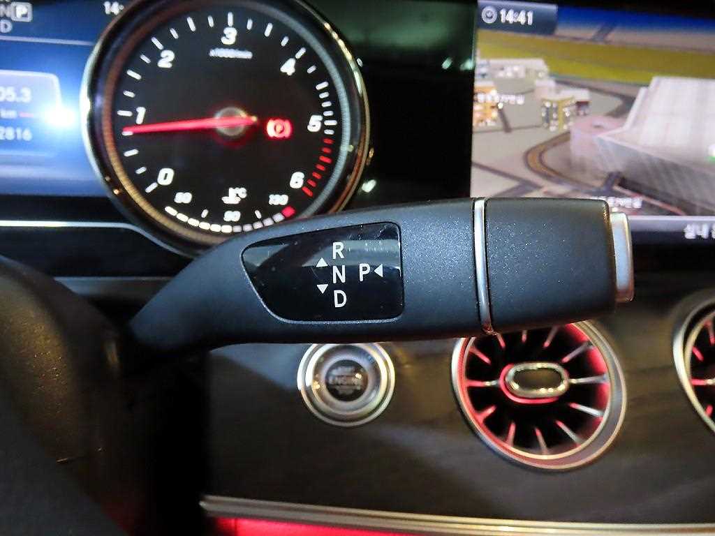 Mercedes Benz E class - Vista 11