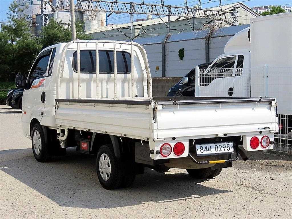 Small Truck Cargo (small) - Vista 3