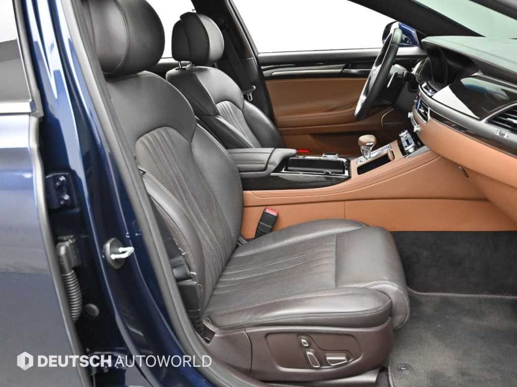 Genesis G90 - Vista 10