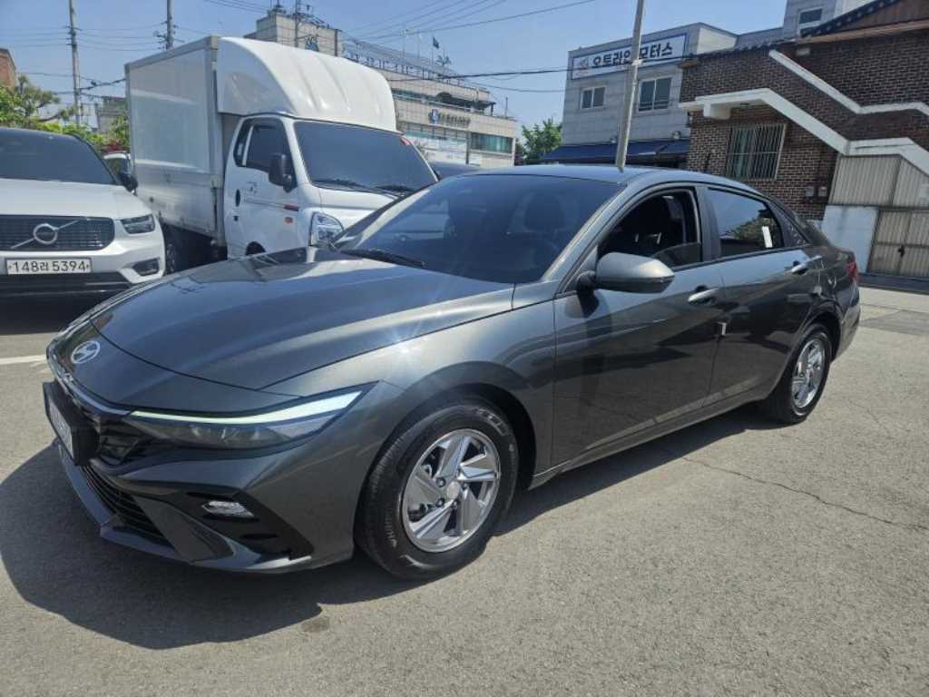 HYUNDAI Avante - Vista 3