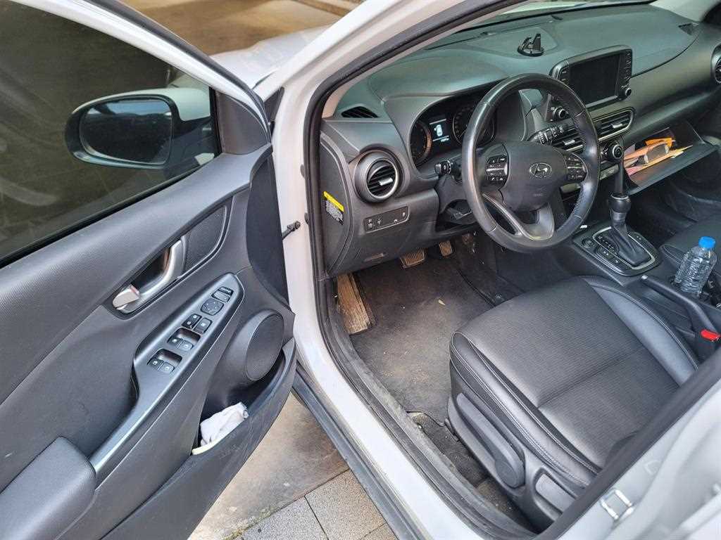 HYUNDAI Kona - Vista 5