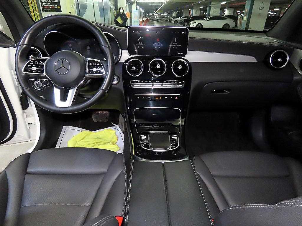 Mercedes Benz GLC Class - Vista 10