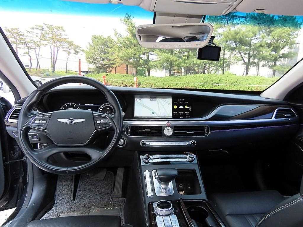 Genesis G90 - Vista 7