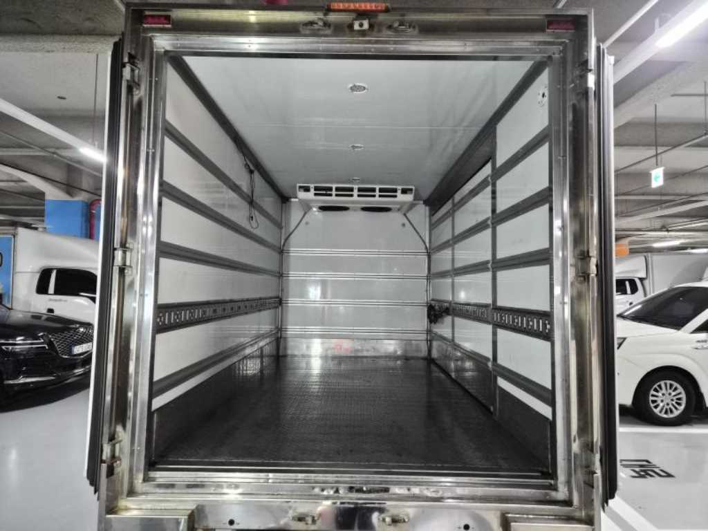 Small Truck Cargo (small) - Vista 5