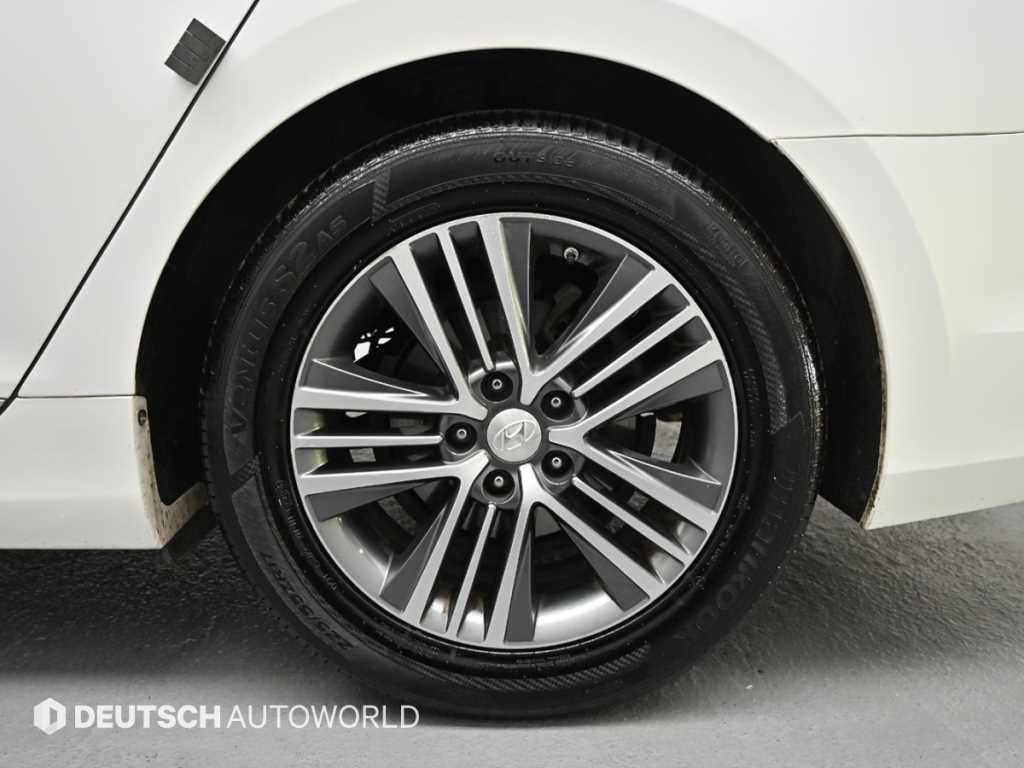 HYUNDAI Grandeur - Vista 5