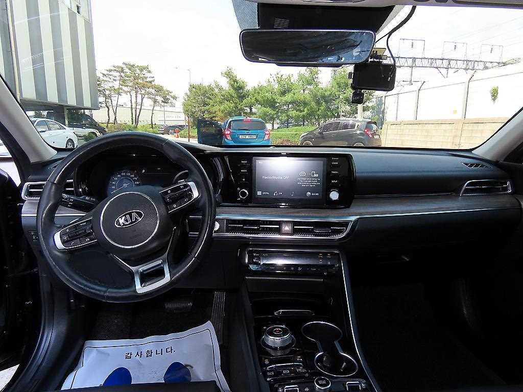 KIA K5 - Vista 7