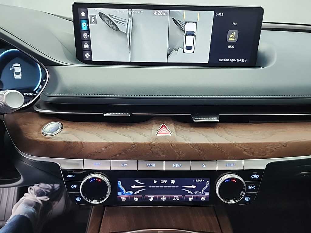 Genesis G80 - Vista 10
