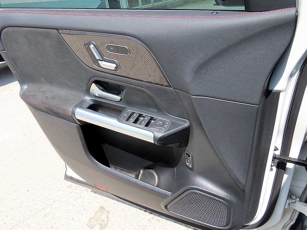 Mercedes Benz GLA Class - Vista 10