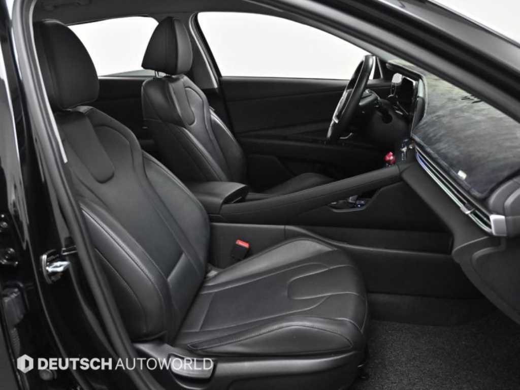 HYUNDAI Avante - Vista 10