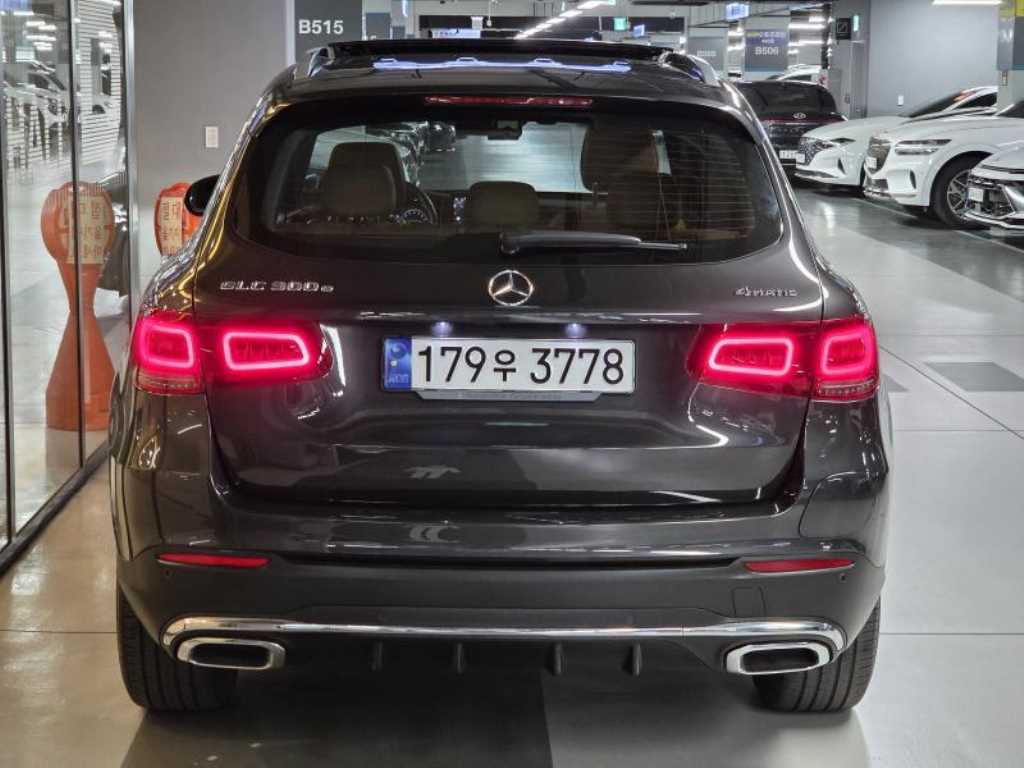 Mercedes Benz GLC Class - Vista 5
