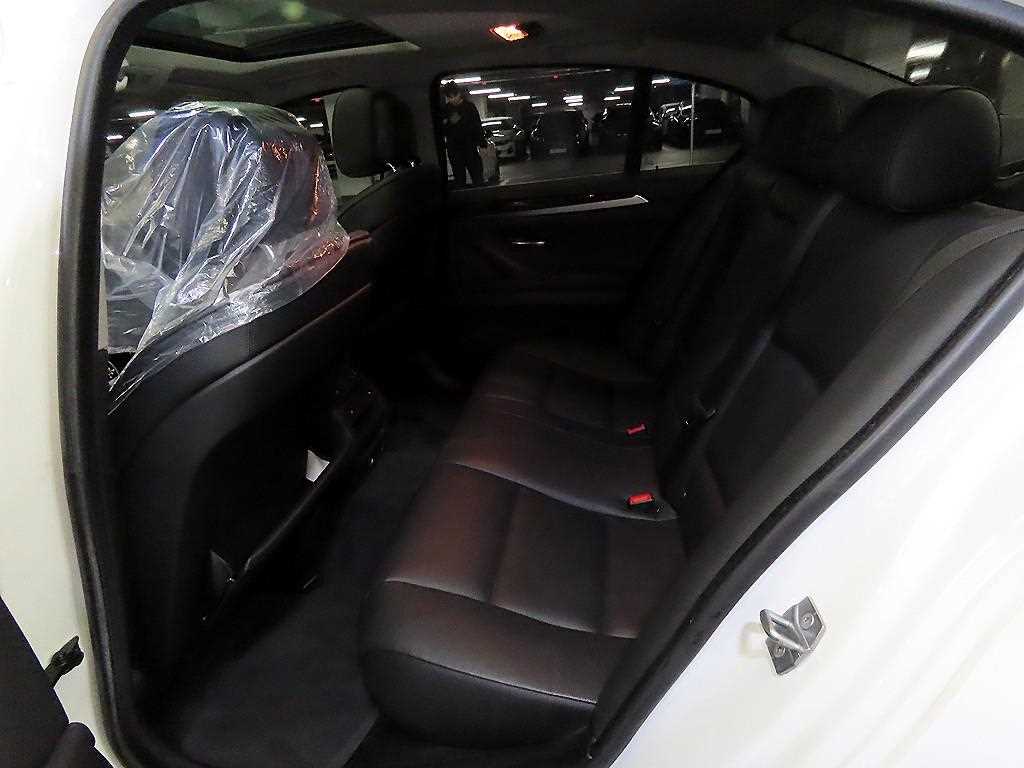 BMW 5 Series - Vista 7