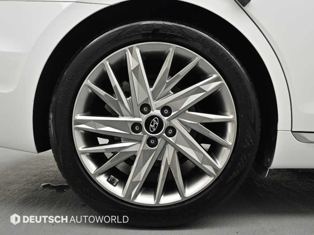 HYUNDAI Grandeur - Vista 5