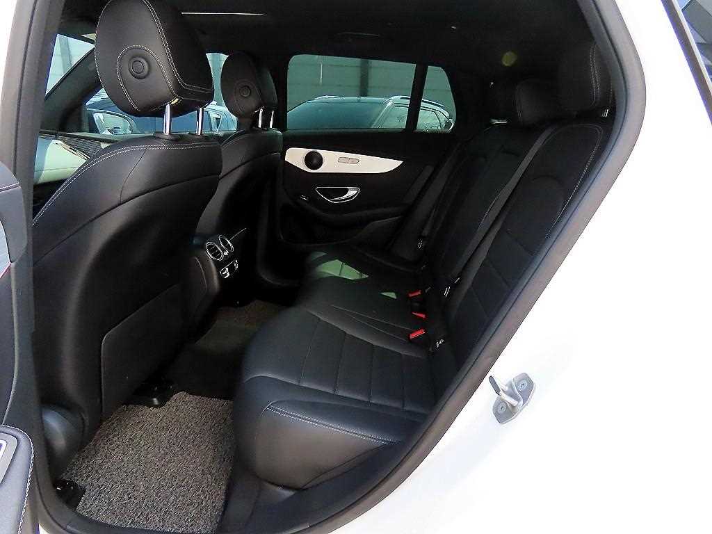 Mercedes Benz EQC - Vista 6