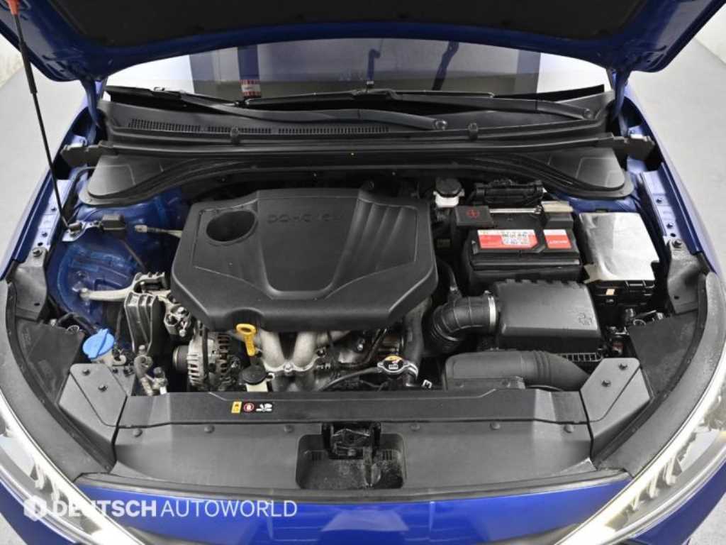 HYUNDAI Avante - Vista 6