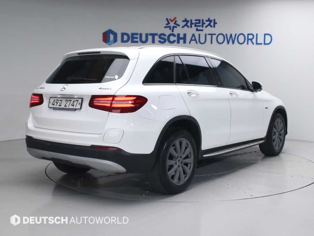 Mercedes Benz GLC Class - Vista 2
