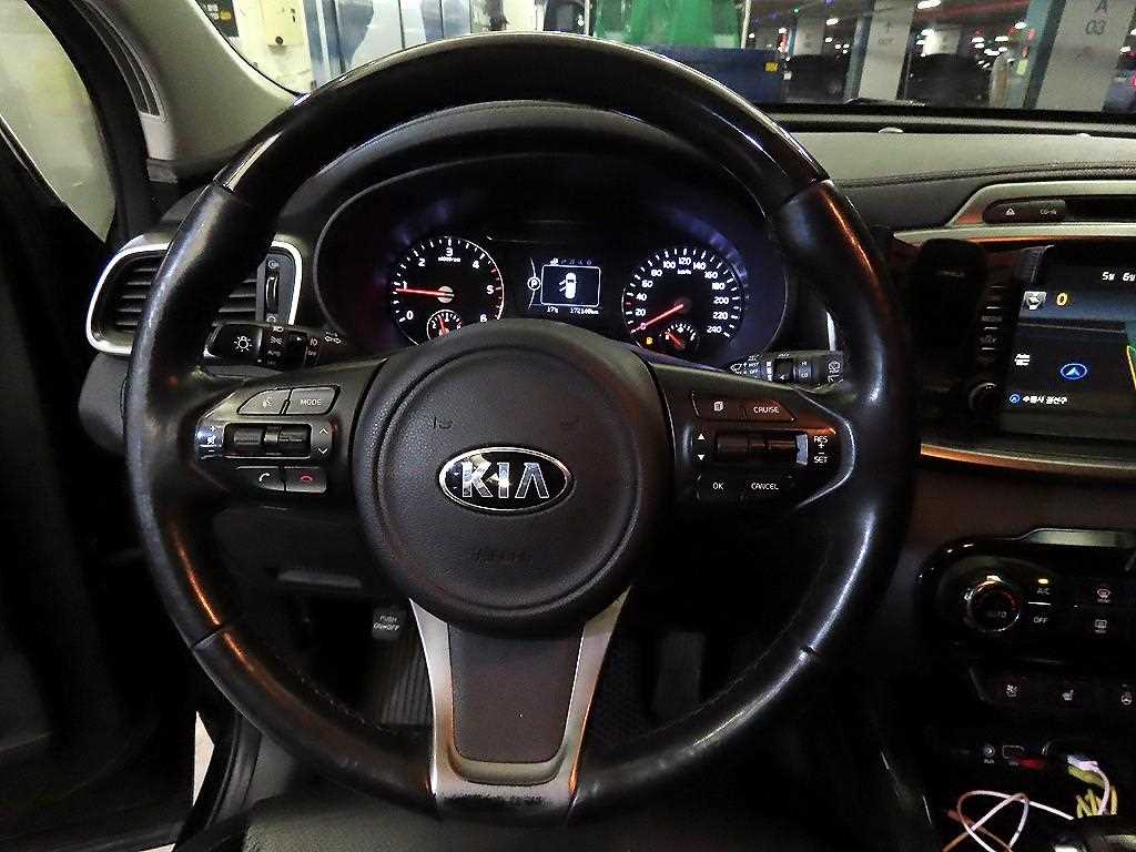 KIA Sorento - Vista 8