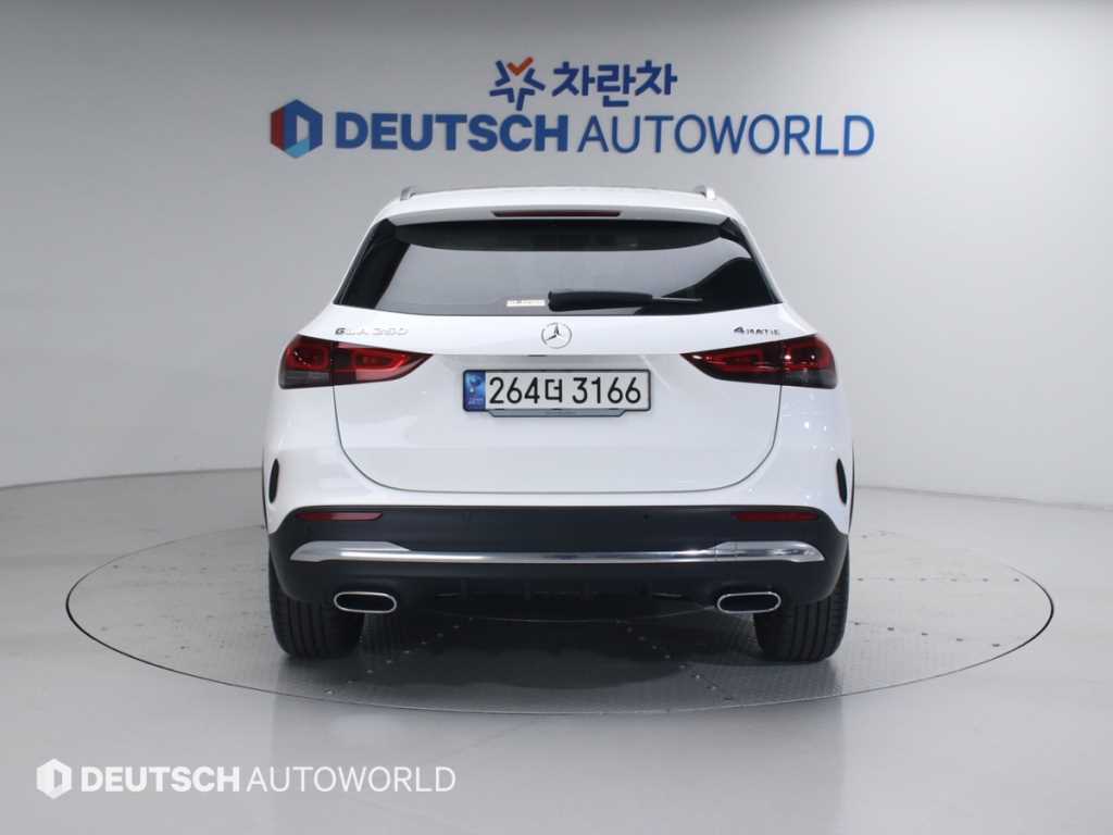Mercedes Benz GLA Class - Vista 4