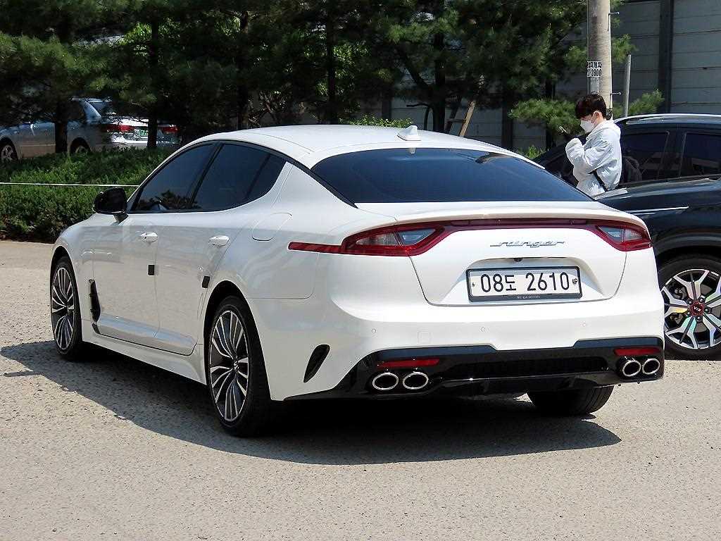 KIA Stinger - Vista 3