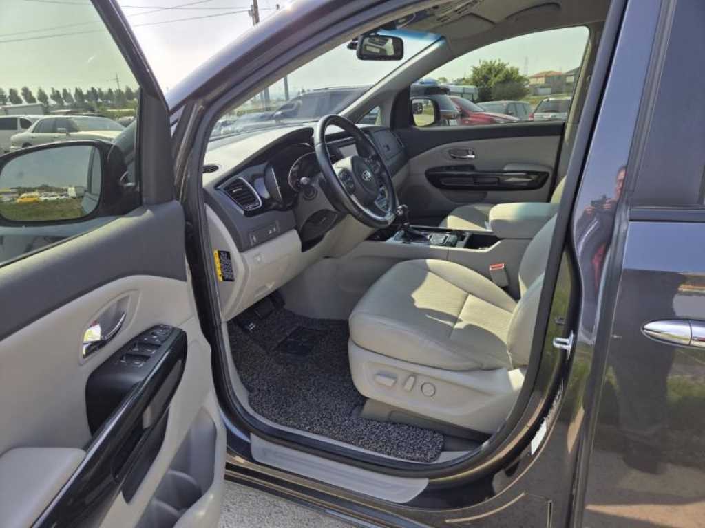 KIA Carnival 2016 - Importación desde Corea - HF Imports Iquique - Foto 17