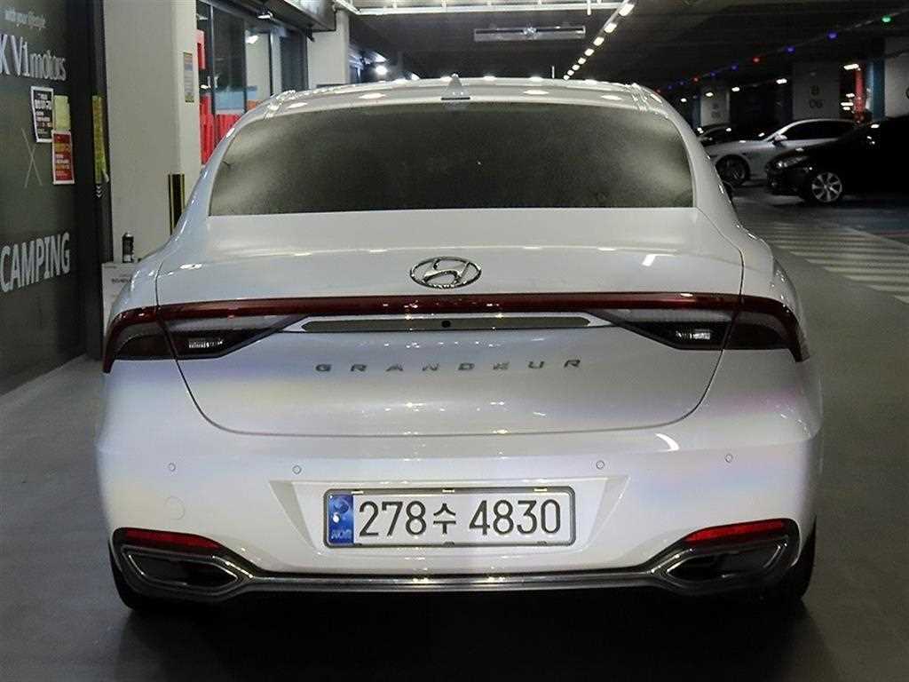 HYUNDAI Grandeur - Vista 5