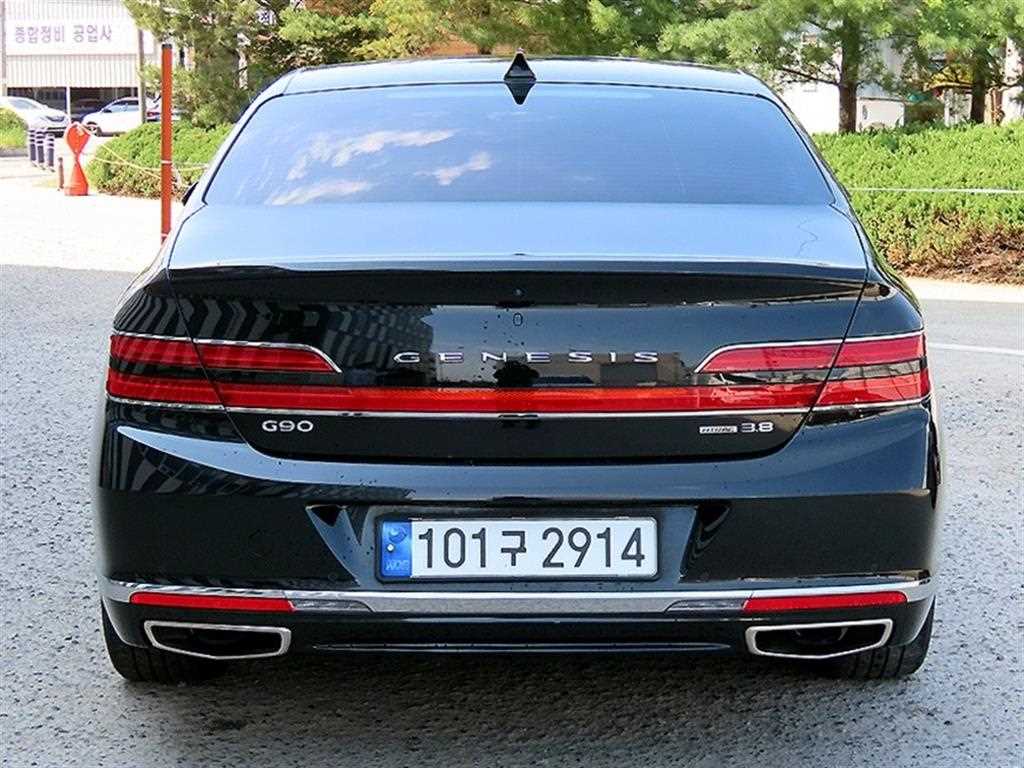 Genesis G90 - Vista 4