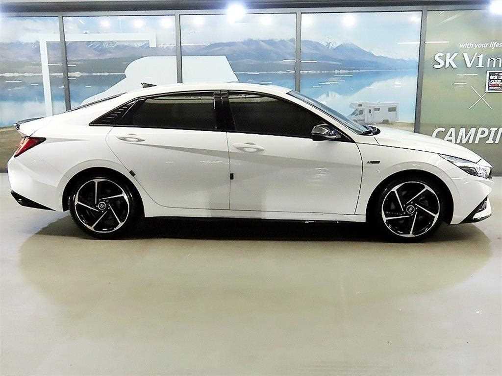 HYUNDAI Avante - Vista 3