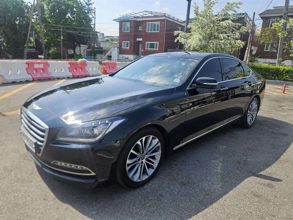 HYUNDAI Genesis - Vista 2