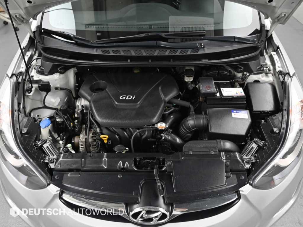 HYUNDAI Avante - Vista 6