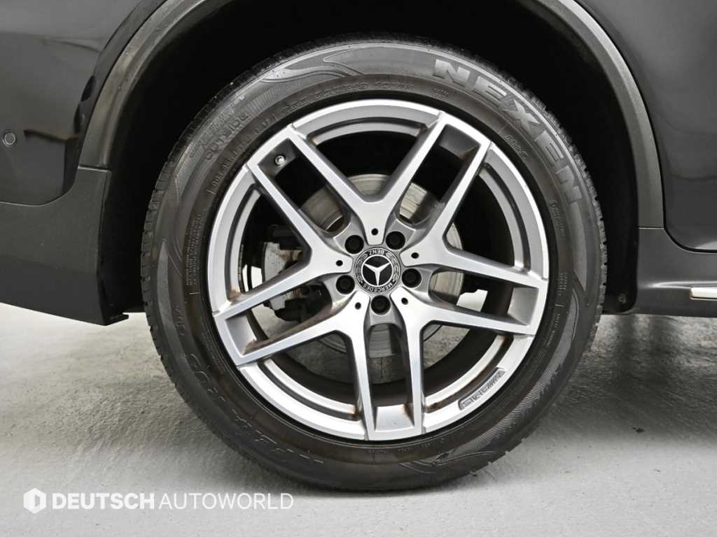 Mercedes Benz GLC Class - Vista 5