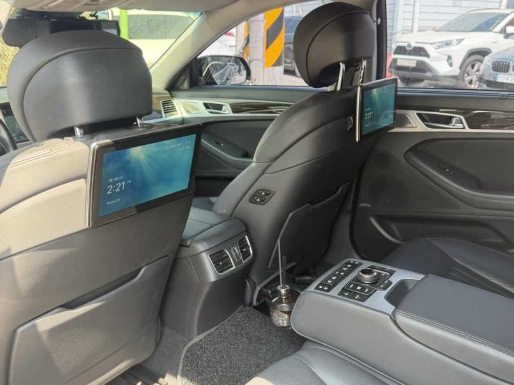 Genesis G80 - Vista 8