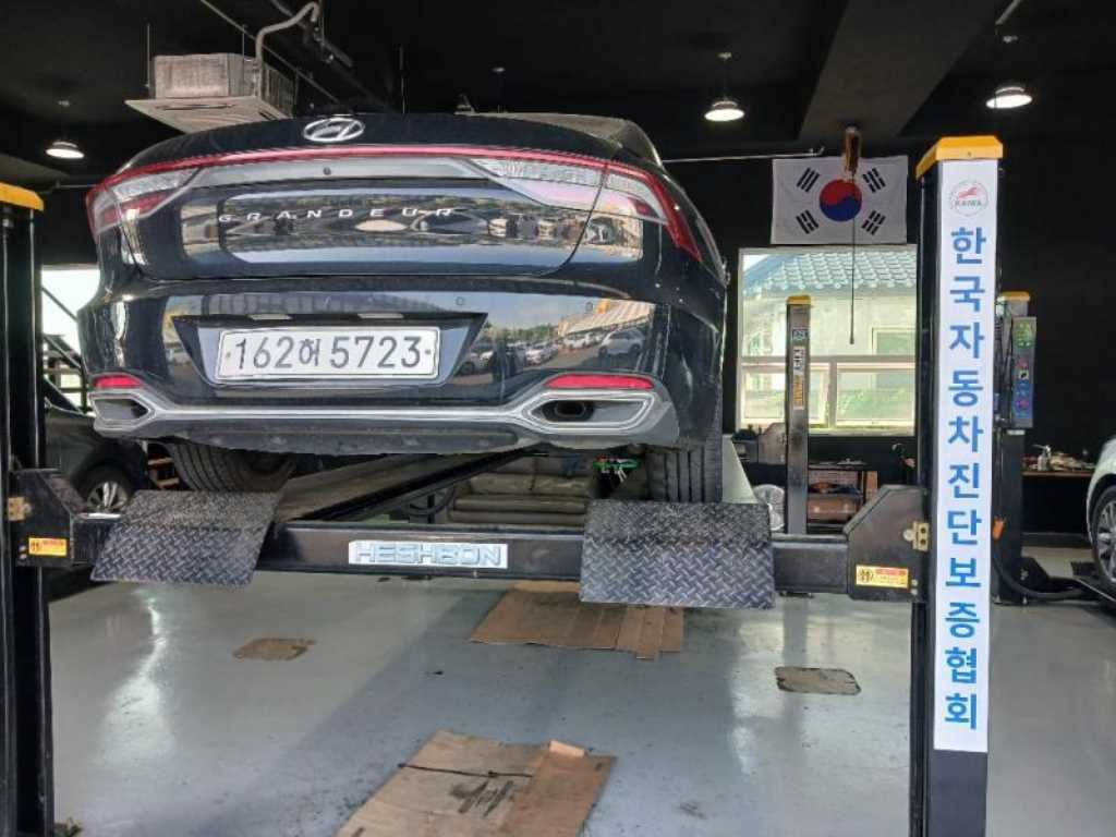 HYUNDAI Grandeur - Vista 2