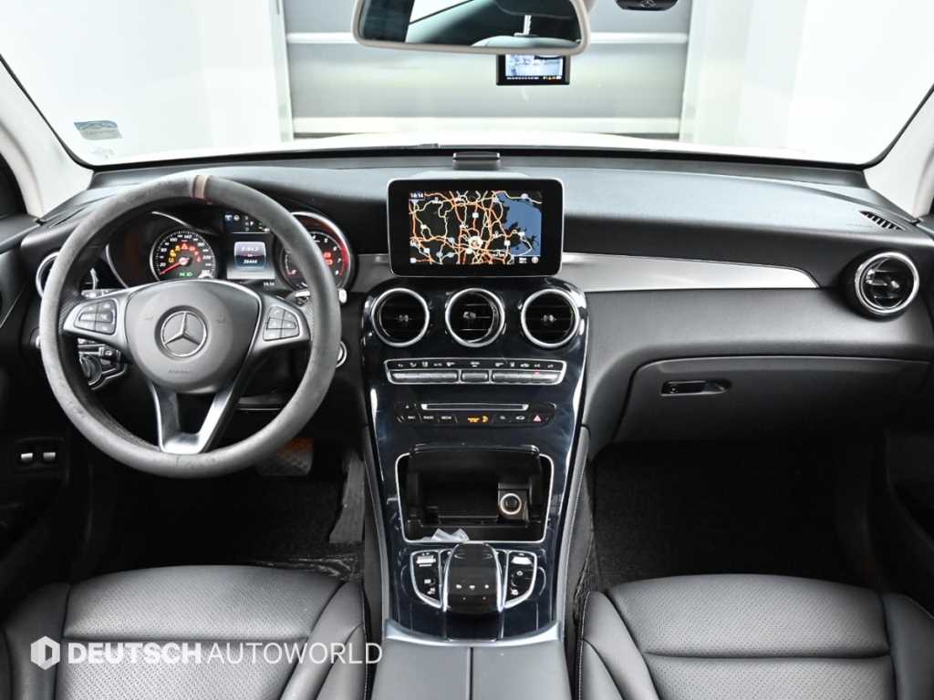 Mercedes Benz GLC Class - Vista 7