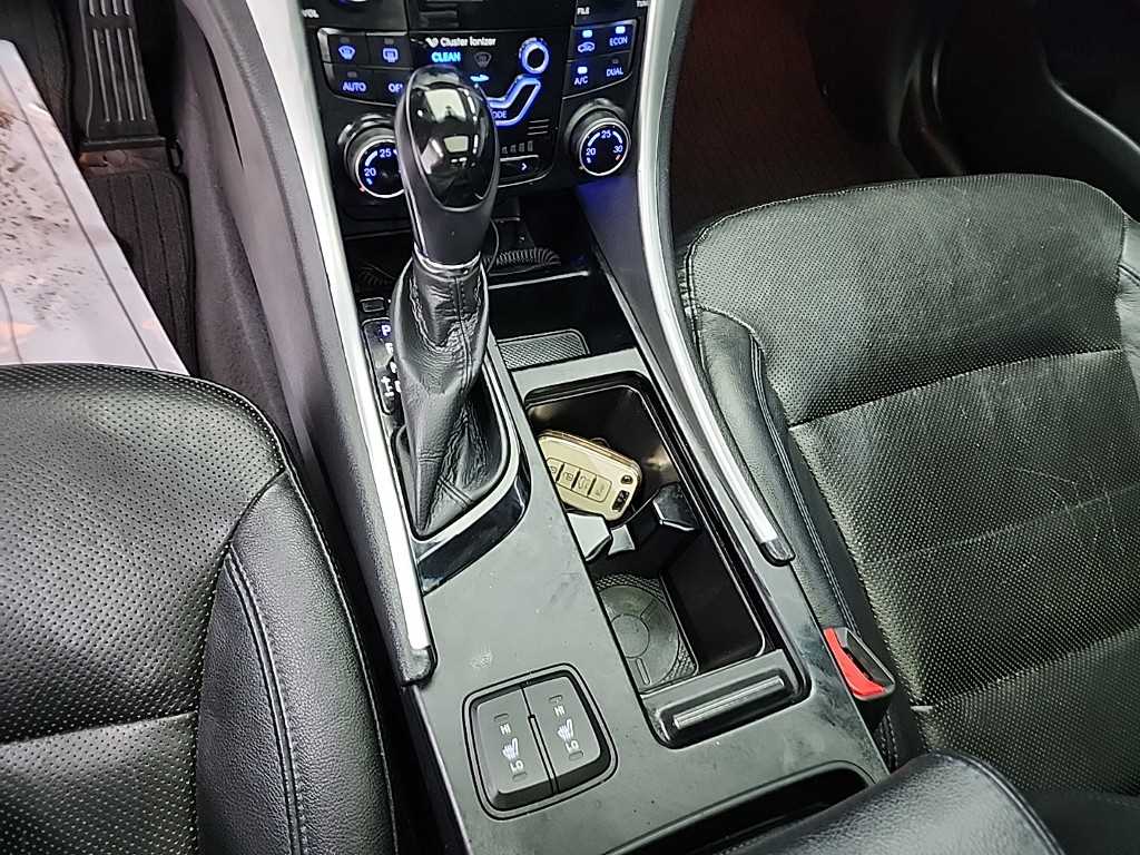HYUNDAI Sonata - Vista 8