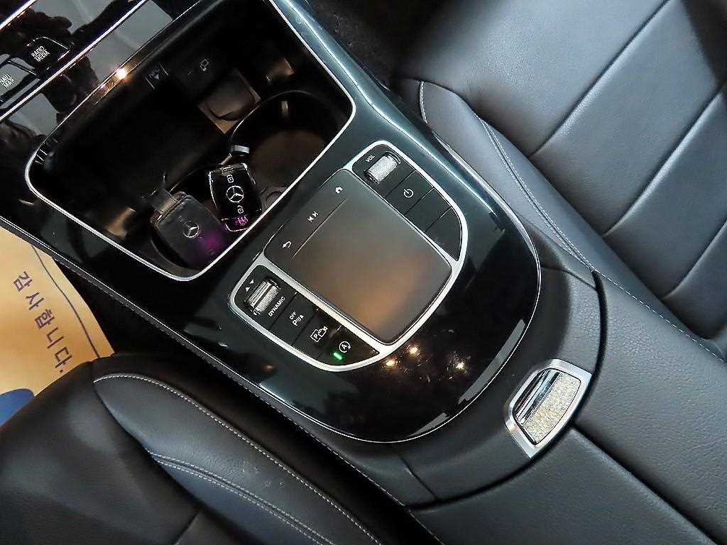Mercedes Benz E class 2021 Negro - Importación desde Corea - HF Imports Iquique - Foto 13