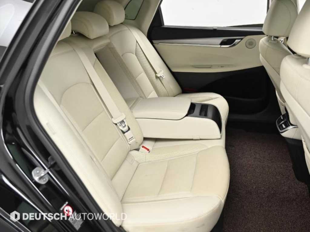 HYUNDAI Grandeur - Vista 11