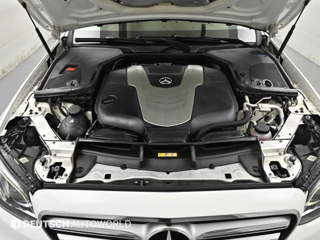 Mercedes Benz E class - Vista 6