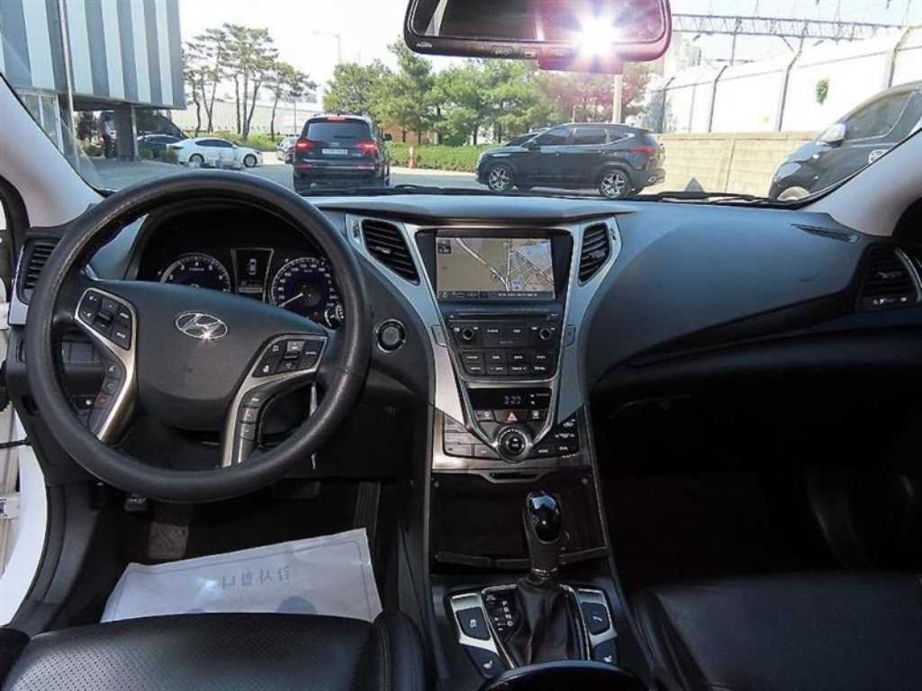 HYUNDAI Grandeur - Vista 7