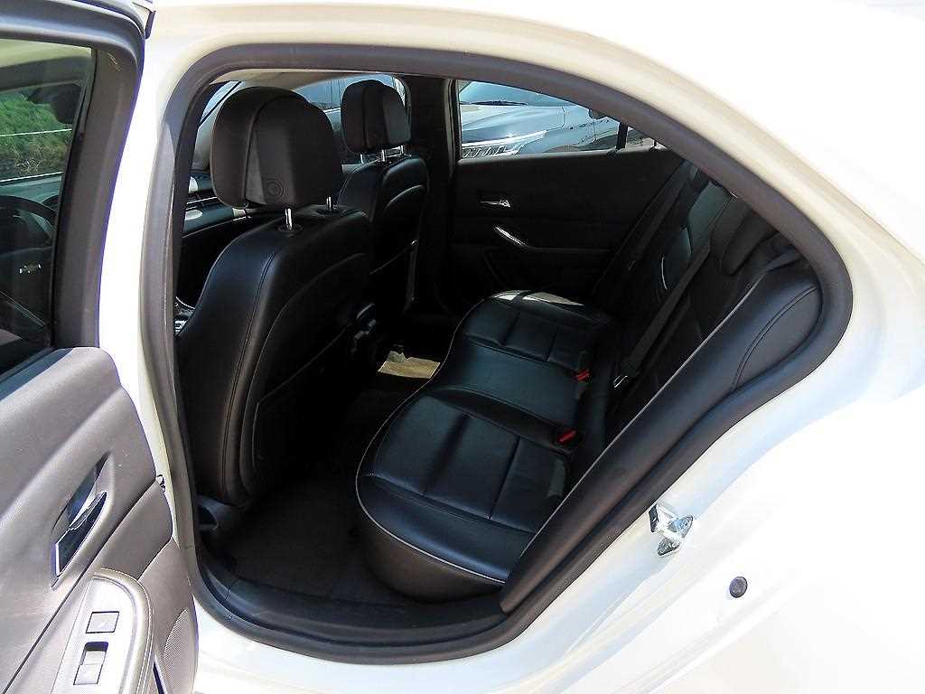 Chevrolet Malibu - Vista 6