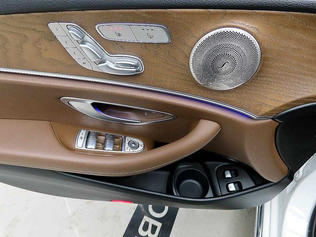 Mercedes Benz E class - Vista 11