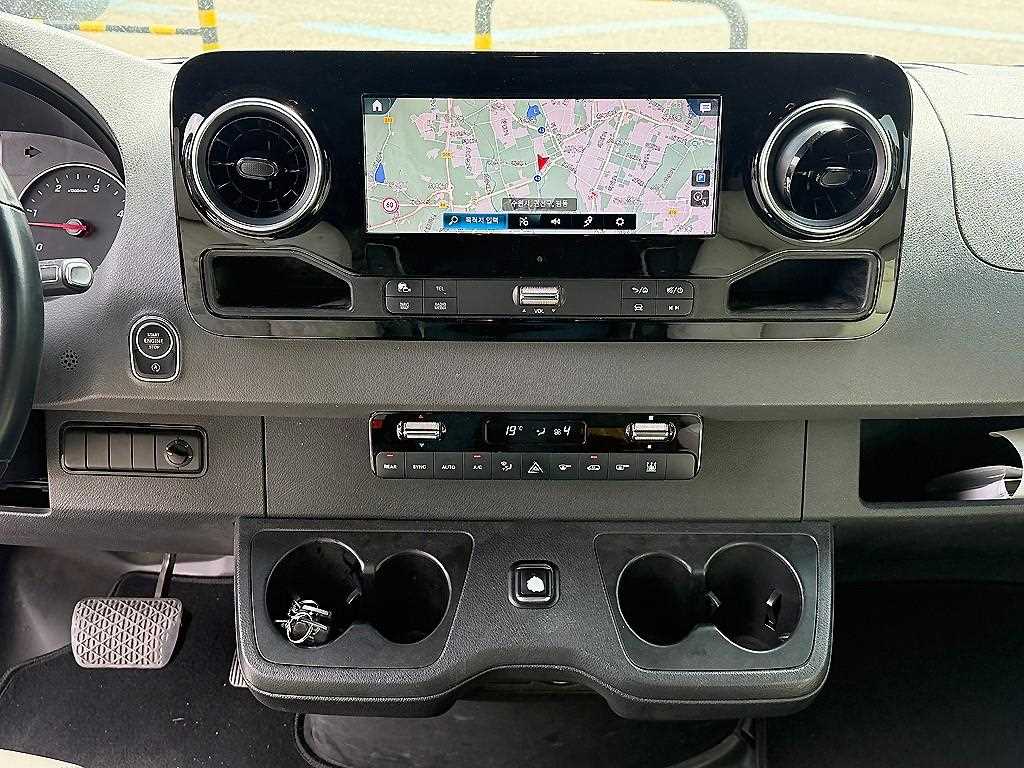 Mercedes Benz Sprinter - Vista 11
