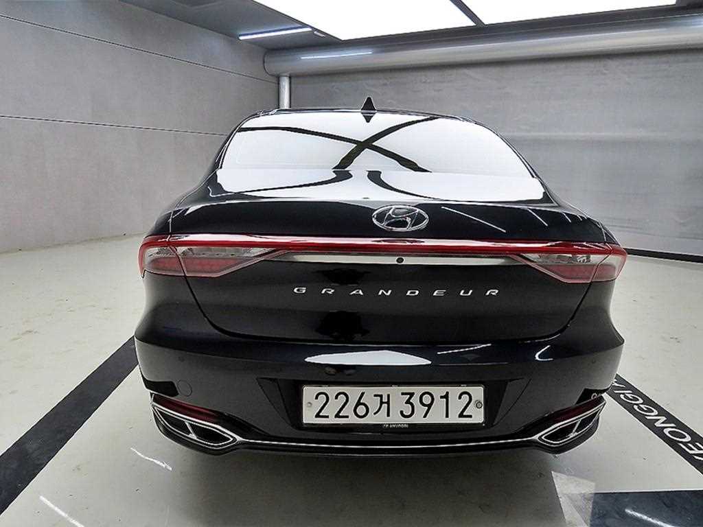 HYUNDAI Grandeur - Vista 3