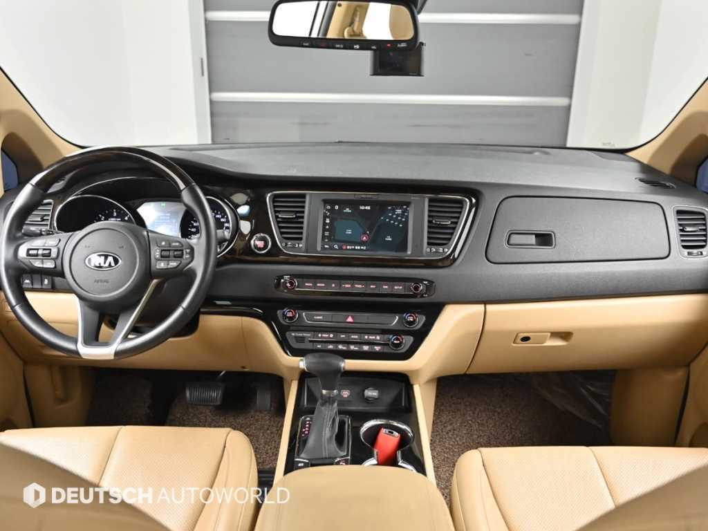 KIA Carnival - Vista 7
