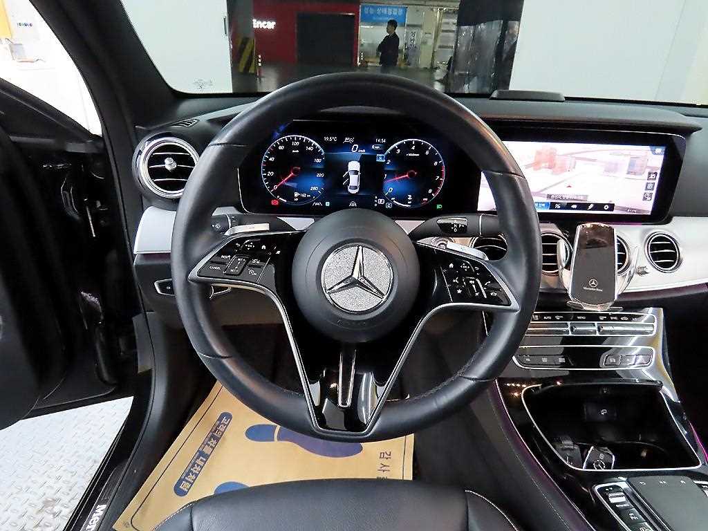 Mercedes Benz E class - Vista 9