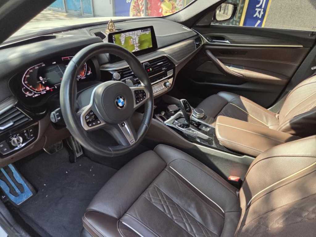 BMW 5 Series - Vista 5
