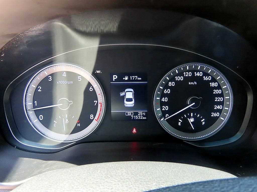 HYUNDAI Grandeur - Vista 9