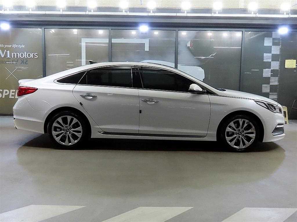 HYUNDAI Sonata - Vista 3