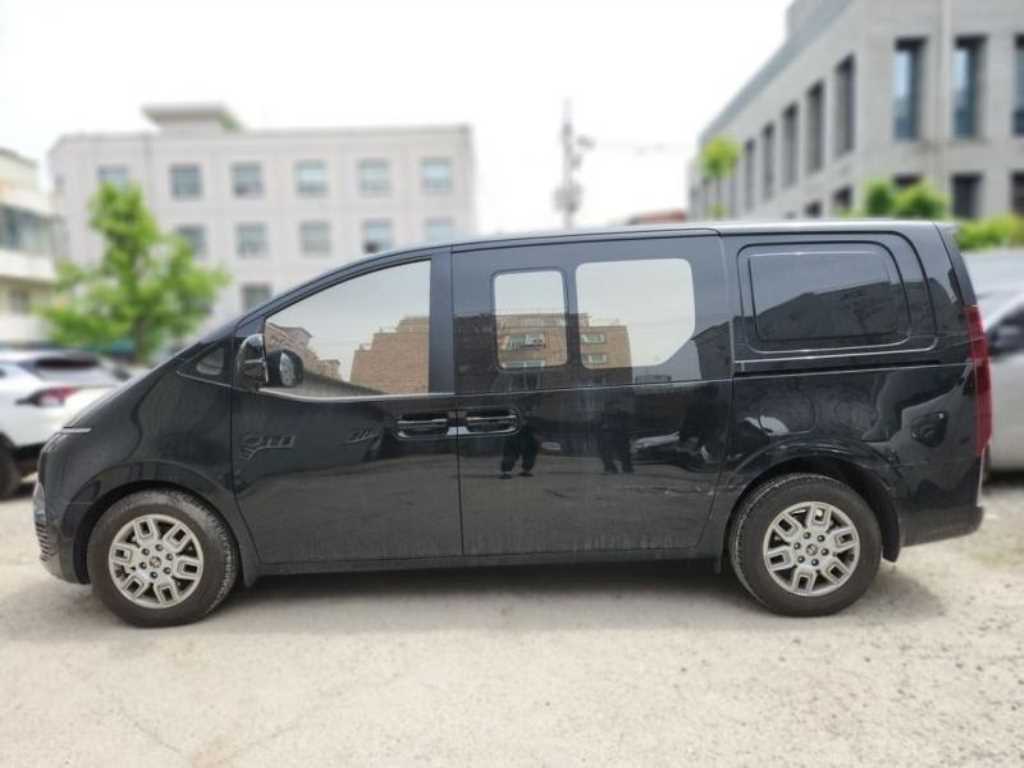HYUNDAI Staria - Vista 4
