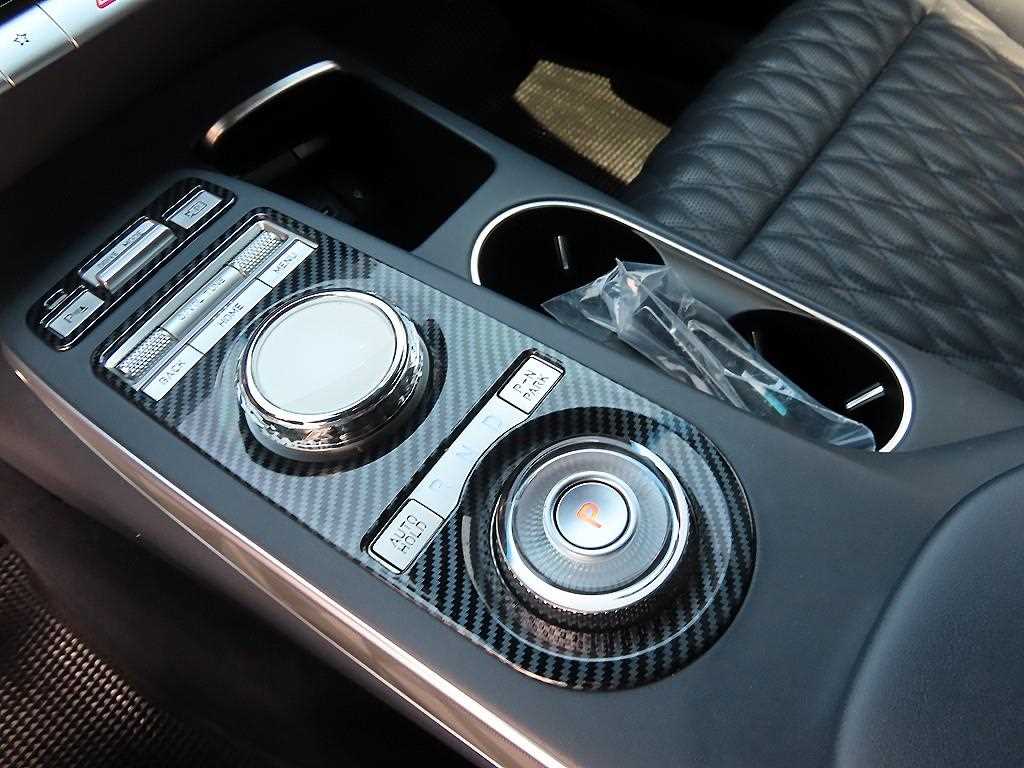 Genesis GV70 - Vista 11