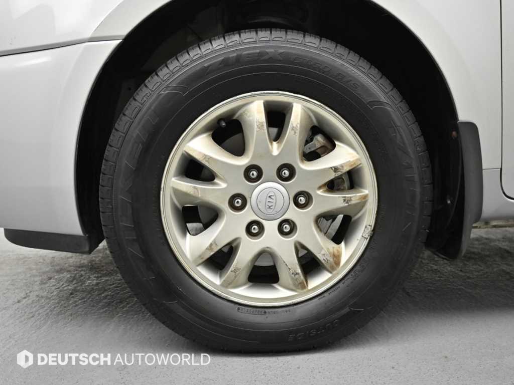 KIA Carnival - Vista 5